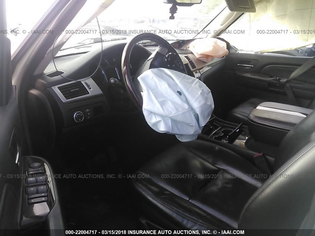 1GYFK63818R245867 - 2008 CADILLAC ESCALADE LUXURY თეთრი ფოტო 5