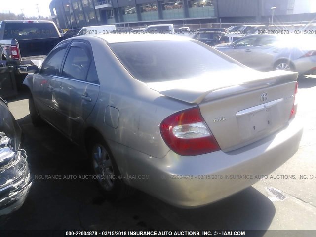 JTDBE32K740264235 - 2004 TOYOTA CAMRY LE/XLE BEIGE photo 3