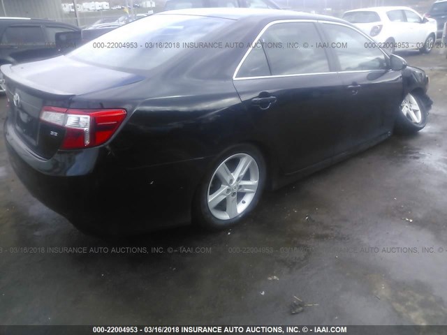4T1BF1FK0CU103563 - 2012 TOYOTA CAMRY SE/LE/XLE BLACK photo 4