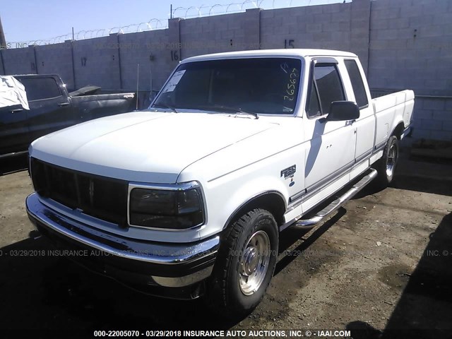 1FTHX25F0VEC63235 - 1997 FORD F250 WHITE photo 2