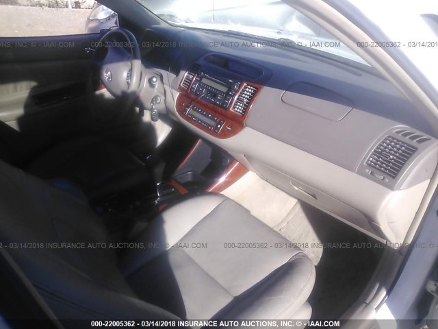 4T1BF32K63U053852 - 2003 TOYOTA CAMRY LE/XLE/SE WHITE photo 5
