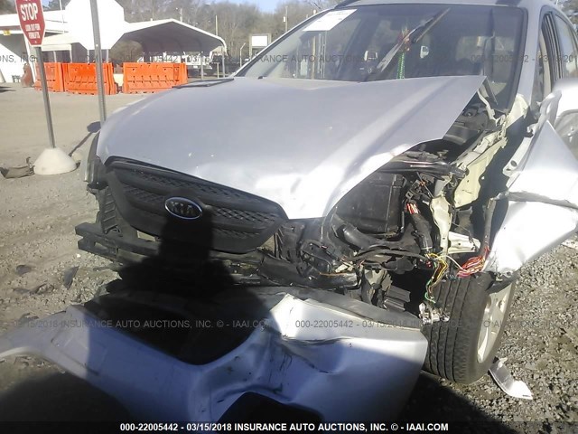 KNAFG526187149294 - 2008 KIA RONDO LX/EX SILVER photo 6