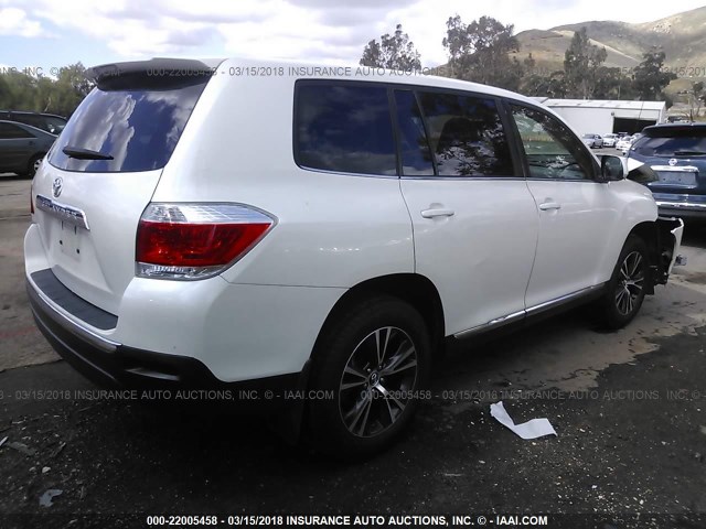 5TDZA3EH1BS016101 - 2011 TOYOTA HIGHLANDER SE WHITE photo 4