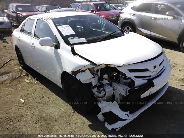 5YFBU4EE2DP191750 - 2013 TOYOTA COROLLA S/LE WHITE photo 1