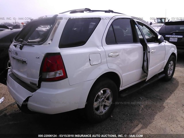 KNDJD733555496902 - 2005 KIA SORENTO EX/LX WHITE photo 4