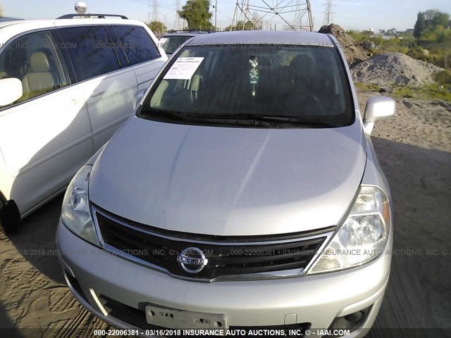 3N1BC1CP0BL384367 - 2011 NISSAN VERSA S/SL SILVER photo 6