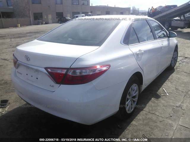 4T4BF1FK2FR507698 - 2015 TOYOTA CAMRY LE/XLE/SE/XSE WHITE photo 4