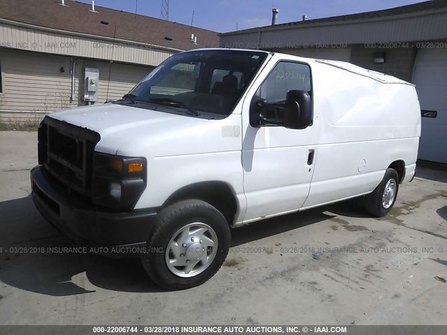 1FTNE1EW2ADA69633 - 2010 FORD ECONOLINE E150 VAN WHITE photo 2