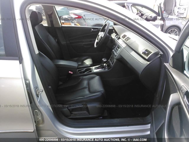 WVWJK73CX7P067025 - 2007 VOLKSWAGEN PASSAT SILVER photo 5