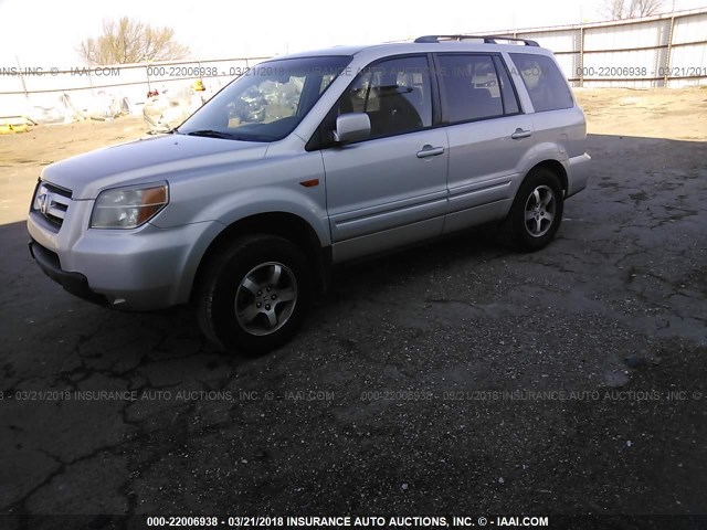 5FNYF28308B029877 - 2008 HONDA PILOT SE SILVER photo 2