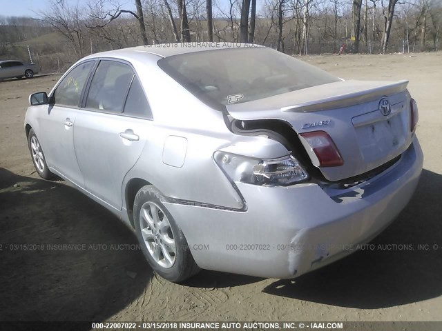 4T4BE46K99R061560 - 2009 TOYOTA CAMRY SE/LE/XLE SILVER photo 3