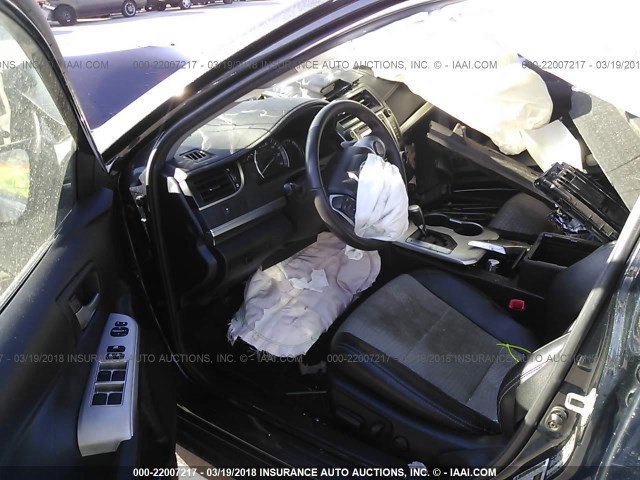 4T1BF1FK5CU147512 - 2012 TOYOTA CAMRY SE/LE/XLE Черный фото 5