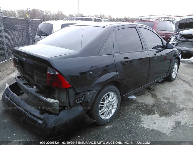 1FAHP34N07W204946 - 2007 FORD FOCUS ZX4/S/SE/SES BLACK photo 4