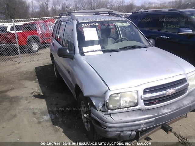 2CNBJ13C5Y6946904 - 2000 CHEVROLET TRACKER SILVER photo 1