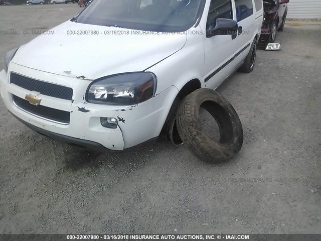 1GNDV23LX6D194050 - 2006 CHEVROLET UPLANDER LS WHITE photo 6