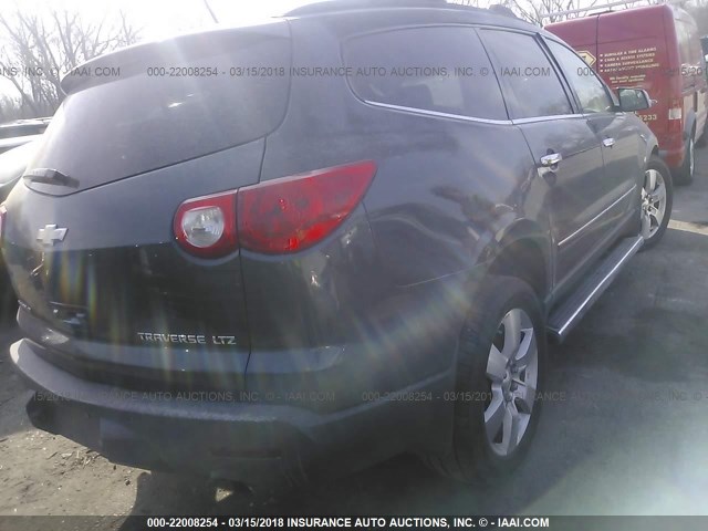 1GNEV33D89S110469 - 2009 CHEVROLET TRAVERSE LTZ GRAY photo 4