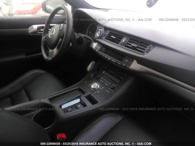 JTHKD5BH9F2240740 - 2015 LEXUS CT 200 WHITE photo 5