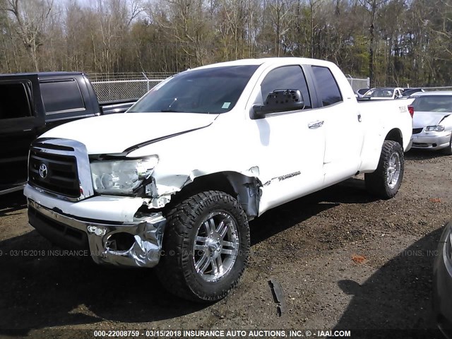 5TFRM5F14BX024563 - 2011 TOYOTA TUNDRA DOUBLE CAB SR5 WHITE photo 2