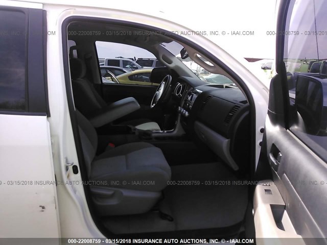 5TFRM5F14BX024563 - 2011 TOYOTA TUNDRA DOUBLE CAB SR5 WHITE photo 5
