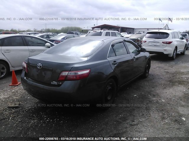 4T4BE46K57R005483 - 2007 TOYOTA CAMRY NEW GENERAT CE/LE/XLE/SE GRAY photo 4