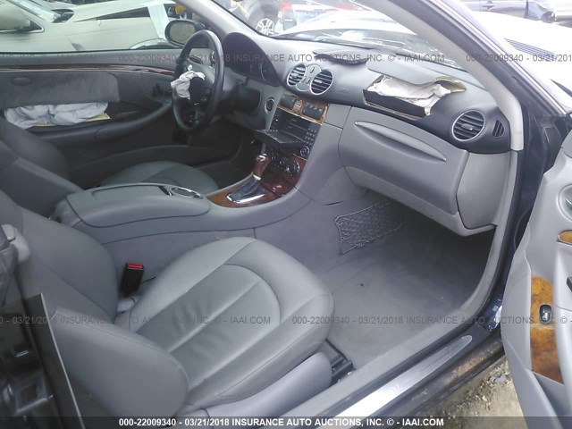 WDBTJ56H76F178464 - 2006 MERCEDES-BENZ CLK 350 BLUE photo 5