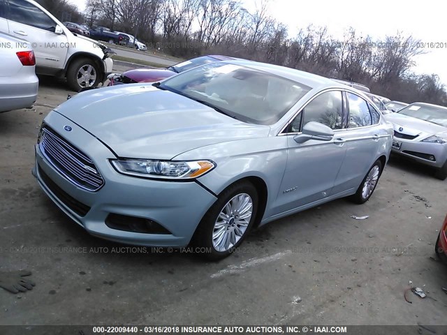 3FA6P0LUXER106022 - 2014 FORD FUSION SE HYBRID Light Blue photo 2