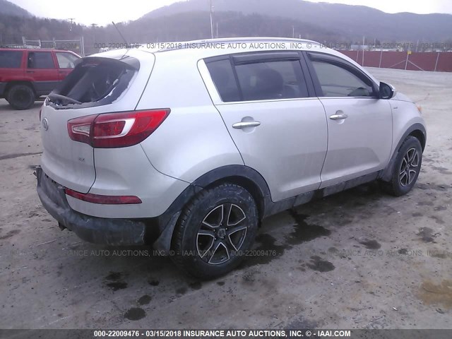 KNDPCCA21B7080801 - 2011 KIA SPORTAGE EX/SX SILVER photo 4