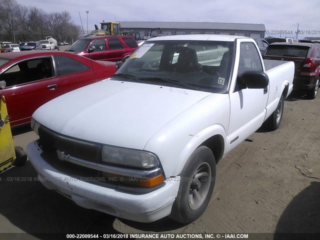 1GCCS14W0YK123907 - 2000 CHEVROLET S TRUCK S10 WHITE photo 2