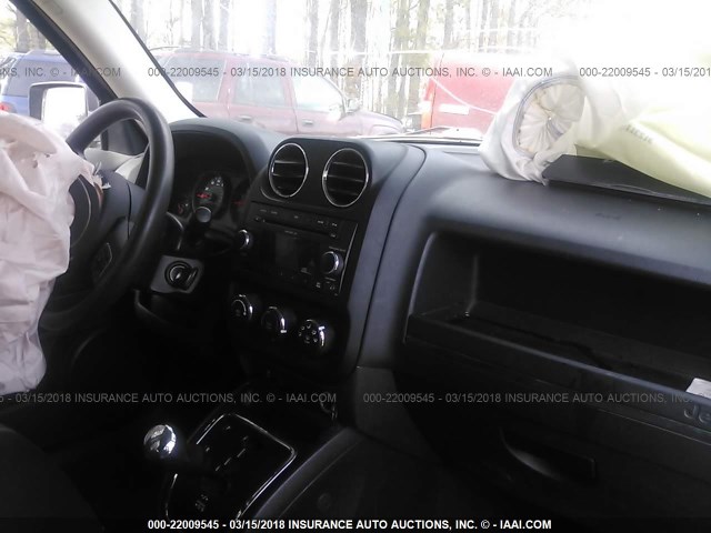 1J4NT1GA7BD228178 - 2011 JEEP PATRIOT SPORT SILVER photo 5