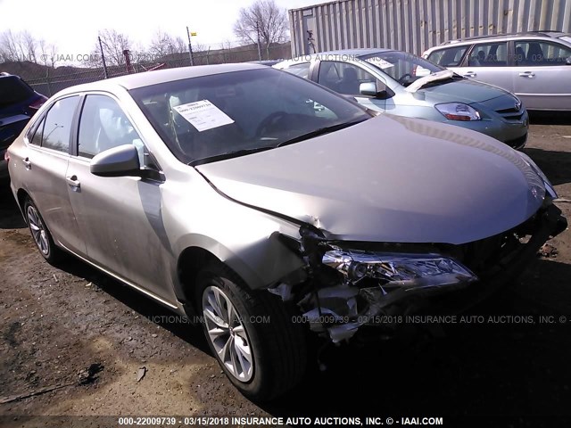 4T4BF1FK0FR469422 - 2015 TOYOTA CAMRY LE/XLE/SE/XSE BEIGE photo 1
