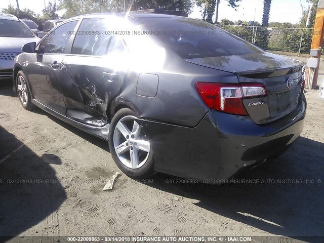4T1BF1FK8EU302606 - 2014 TOYOTA CAMRY L/SE/LE/XLE 灰色 照片 6