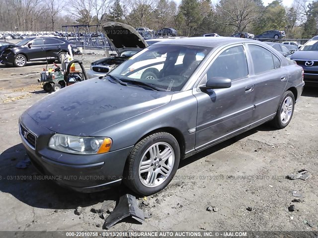 YV1RS592452440716 - 2005 VOLVO S60 2.5T GRAY photo 2
