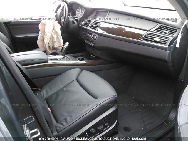 5UXZW0C54D0B90924 - 2013 BMW X5 XDRIVE35D GRAY photo 5