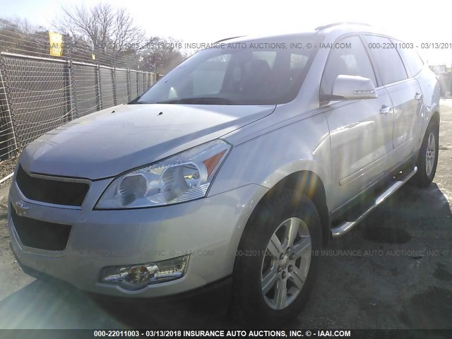 1GNKRJED3CJ346680 - 2012 CHEVROLET TRAVERSE LT SILVER photo 2