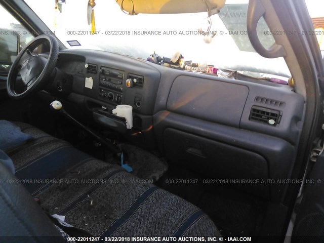 1FDWF36F2YEB89895 - 2000 FORD F350 SUPER DUTY WHITE photo 5