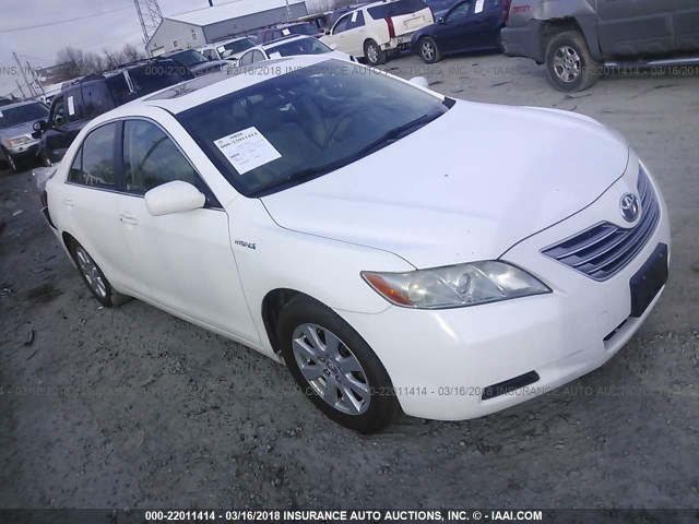 JTNBB46K273016417 - 2007 TOYOTA CAMRY NEW GENERAT HYBRID WHITE photo 1