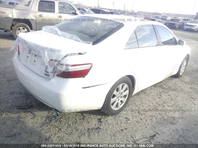 JTNBB46K273016417 - 2007 TOYOTA CAMRY NEW GENERAT HYBRID WHITE photo 4