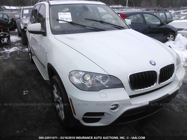 5UXZV4C52CL765154 - 2012 BMW X5 XDRIVE35I WHITE photo 1