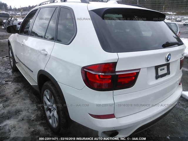 5UXZV4C52CL765154 - 2012 BMW X5 XDRIVE35I WHITE photo 3