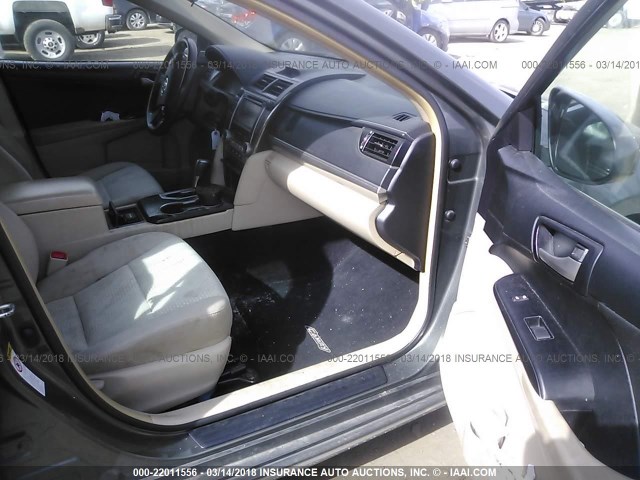 4T4BF1FK5ER348240 - 2014 TOYOTA CAMRY L/SE/LE/XLE 绿色 照片 5