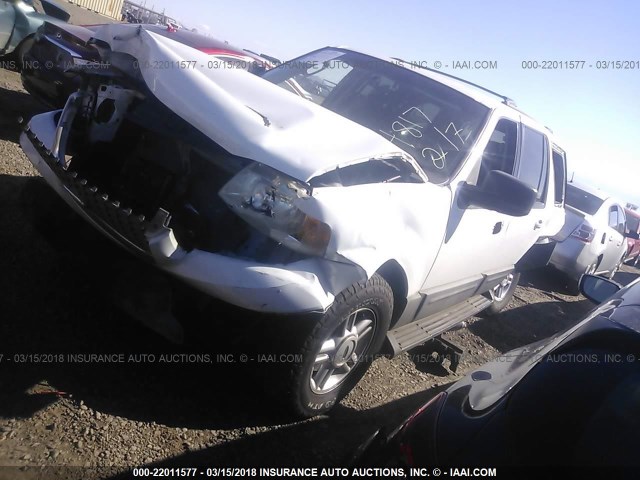 1FMPU15L43LC58273 - 2003 FORD EXPEDITION XLT WHITE photo 2