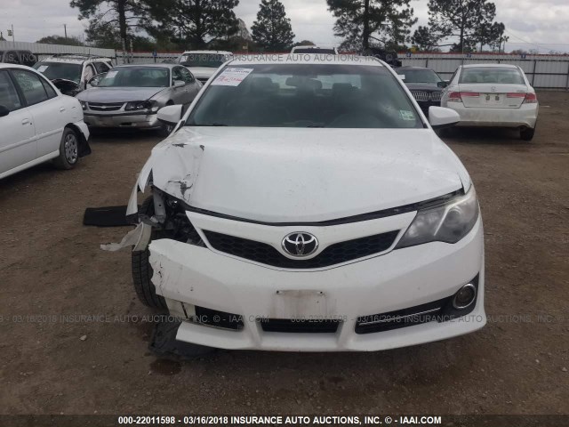 4T1BF1FK3CU169525 - 2012 TOYOTA CAMRY SE/LE/XLE WHITE photo 6