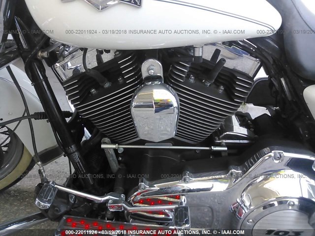 1HD1FRM18CB660742 - 2012 HARLEY-DAVIDSON FLHRC ROAD KING CLASSIC WHITE photo 9