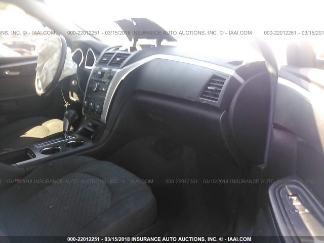 1GNKVGED9CJ125339 - 2012 CHEVROLET TRAVERSE LT WHITE photo 5