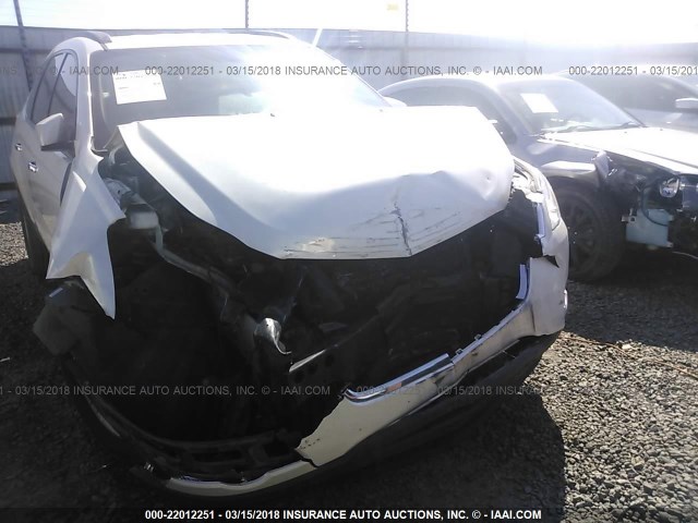 1GNKVGED9CJ125339 - 2012 CHEVROLET TRAVERSE LT WHITE photo 6