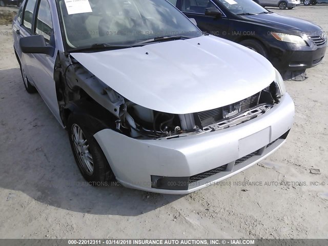 1FAHP35N18W196193 - 2008 FORD FOCUS SE/SEL/SES SILVER photo 6