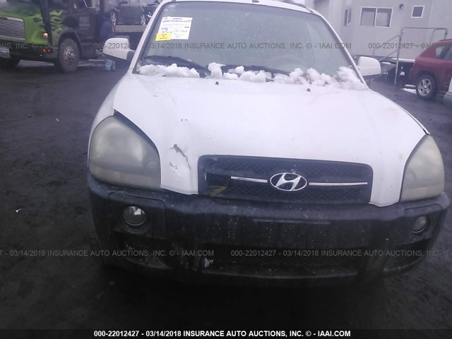 KM8JN72D85U072008 - 2005 HYUNDAI TUCSON GLS/LX WHITE photo 6