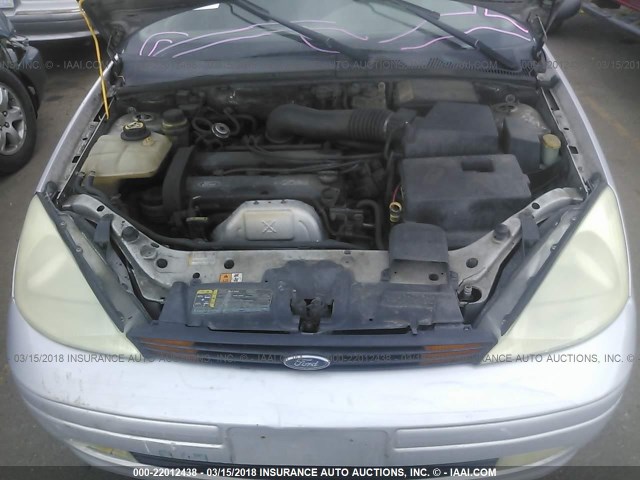 1FAFP38352W261135 - 2002 FORD FOCUS ZTS SILVER photo 10