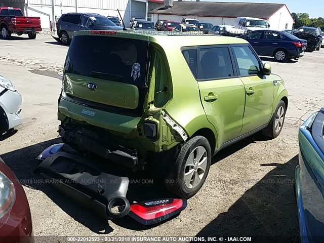 KNDJN2A2XE7715903 - 2014 KIA SOUL GREEN photo 4