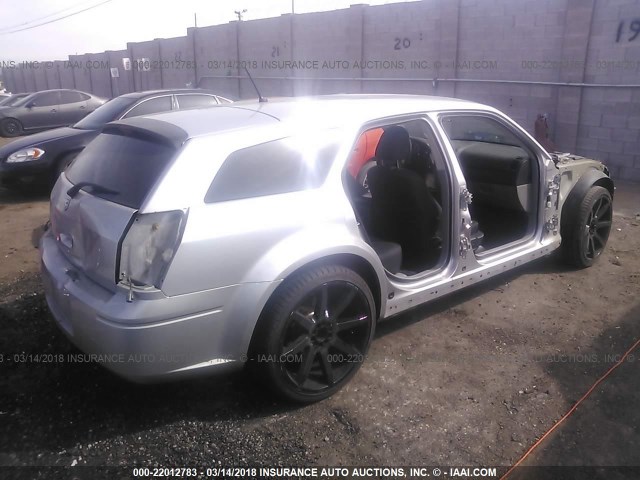 2D4FV47T68H168187 - 2008 DODGE MAGNUM SILVER photo 4